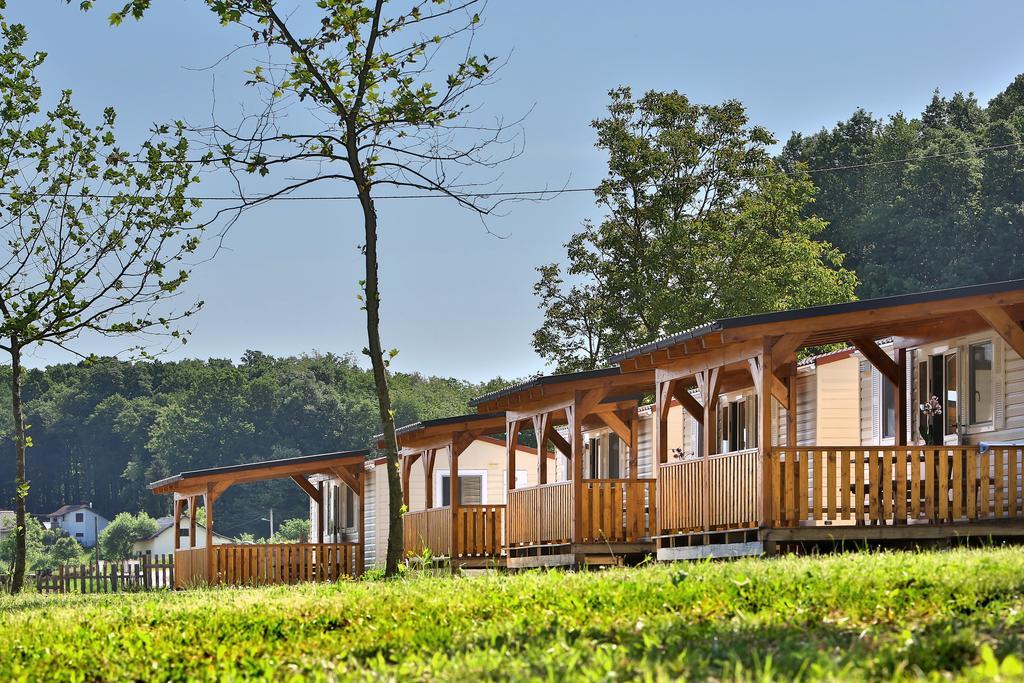 Kamp Slapic Hotel Duga Resa Szoba fotó